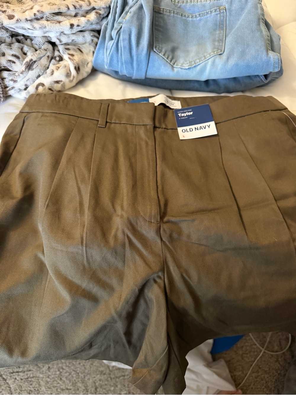 Old Navy Men's Olive Brown Pleated Dress Pants